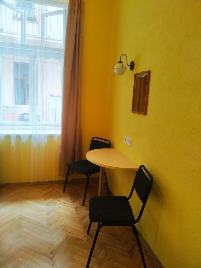Lviv Appartment On Yaroslava Mudrogo 14 Luaran gambar