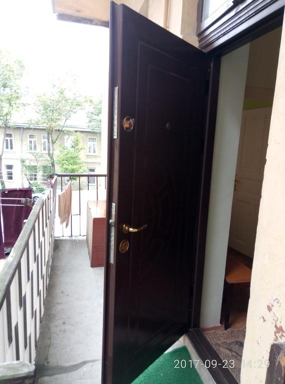 Lviv Appartment On Yaroslava Mudrogo 14 Luaran gambar